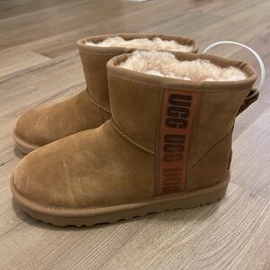 UGG Classic Mini Bootie Size 6